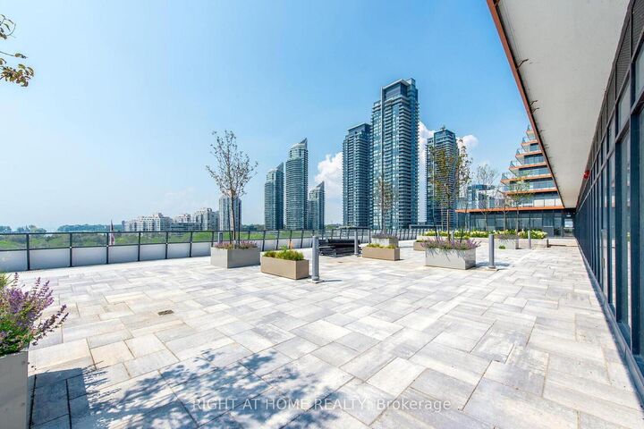 30 Shore Breeze Drive 431 — photo 1