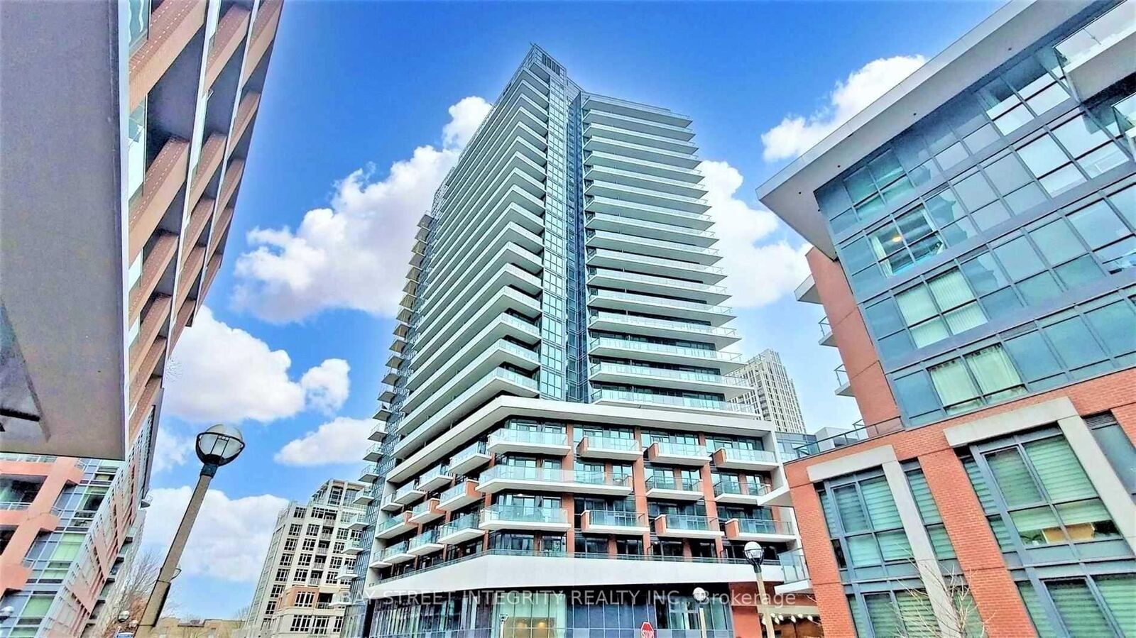 Property Photo:  38 Iannuzzi Street 1907  ON M5V 0S2 