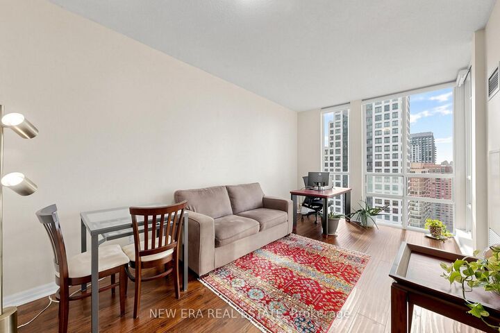 Property Photo:  3515 Kariya Drive 2810  ON L5B 0C1 