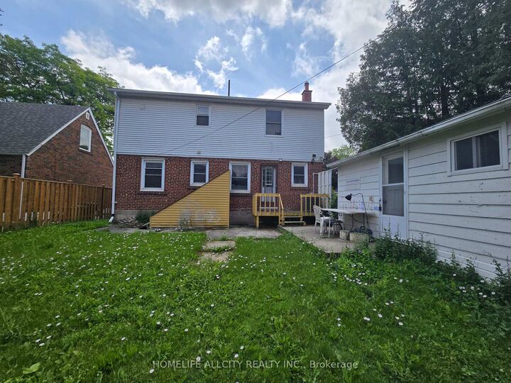 Property Photo: 4 Bevdale Road N ON M2N 2G2