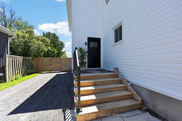 Property Photo:  131 Bruce Street S  ON N0H 2P0 