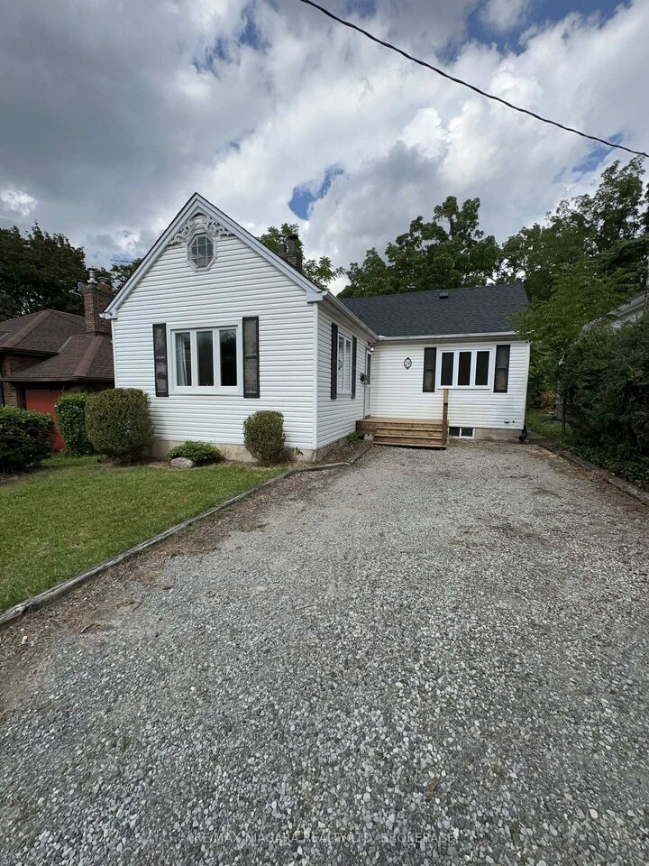Photo de la propriété: 24 Welland Vale Road ON L2R 2L6