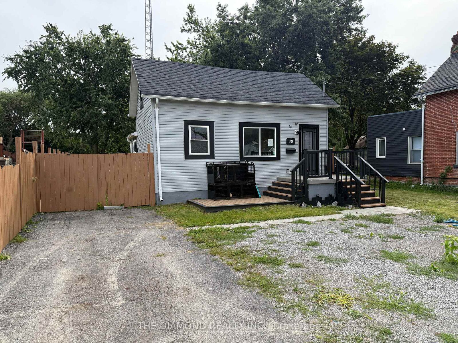 Property Photo:  40 St Patrick Street  ON K9V 1R2 