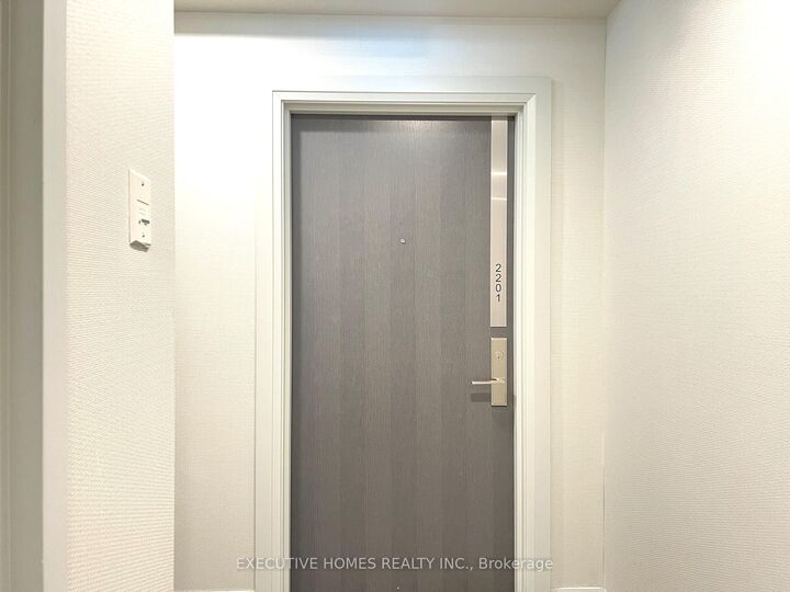Property Photo:  188 Cumberland Street 2201  ON M5R 0B6 