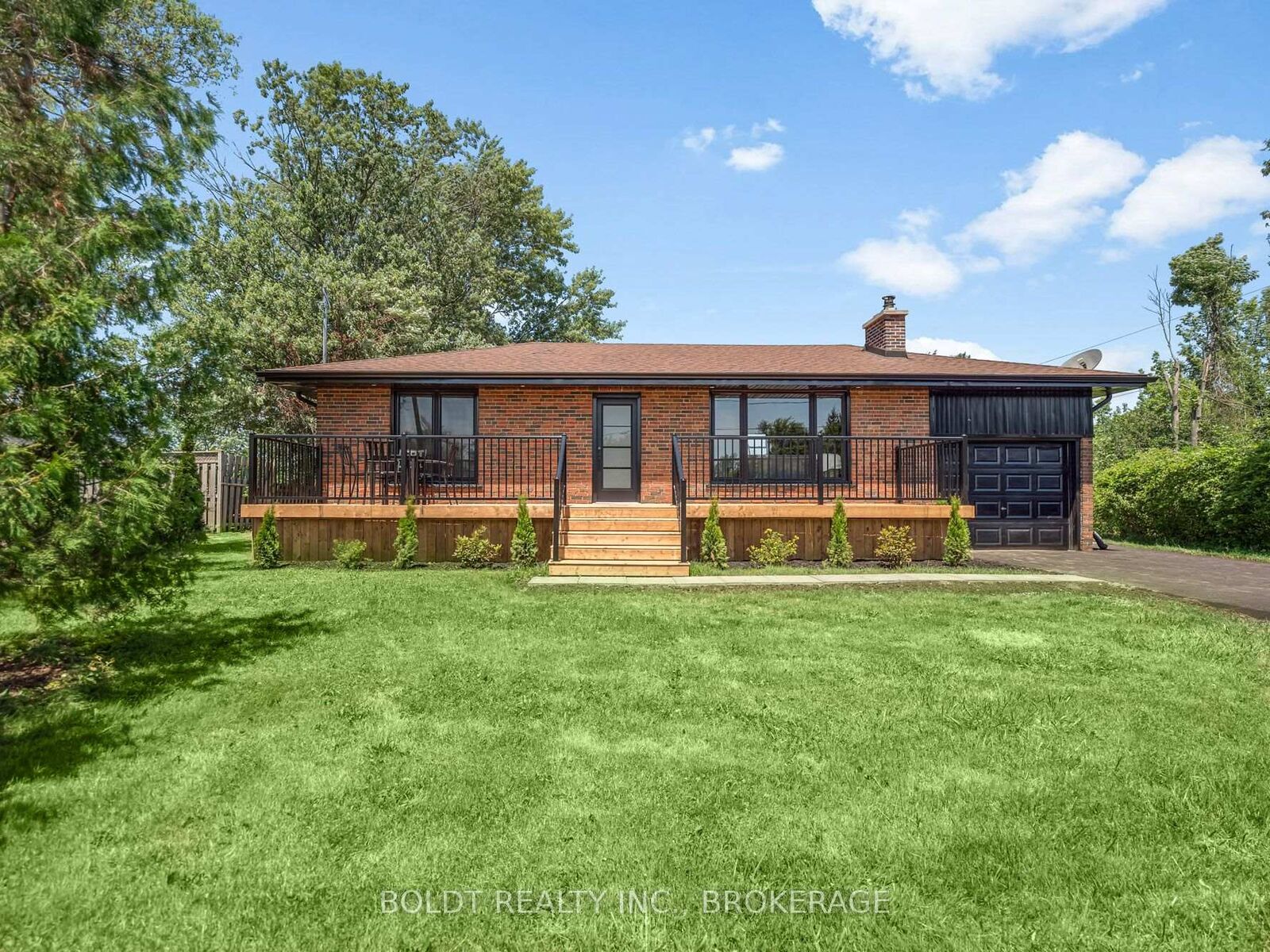 Property Photo: 6221 Lyons Creek Road ON L2G 0L9