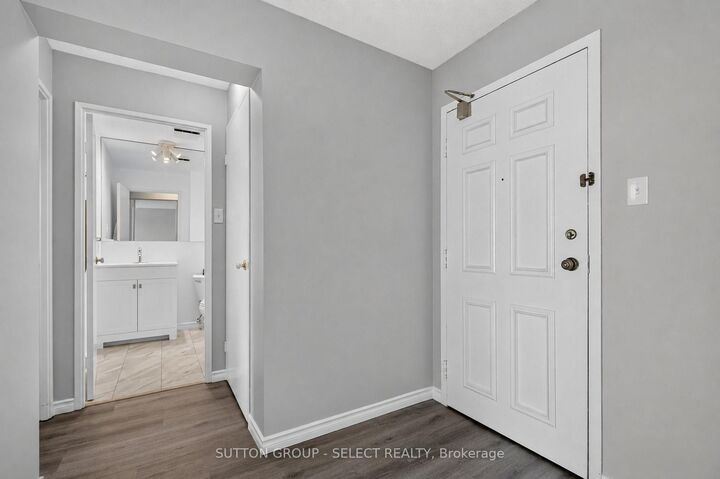 Property Photo:  600 Grenfell Drive 612  ON N5X 2R8 