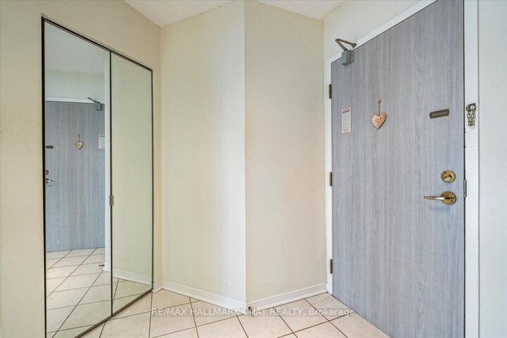 Property Photo: 140 Dunlop Street E 407 ON L4M 6H9