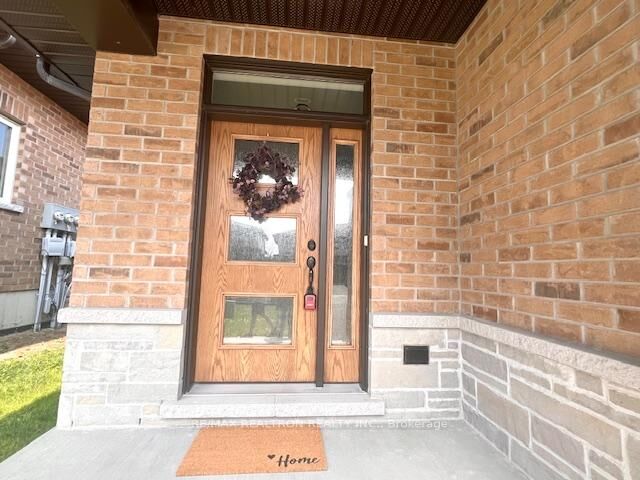 Property Photo:  54 Ledgerock Court  ON K8R 0A6 
