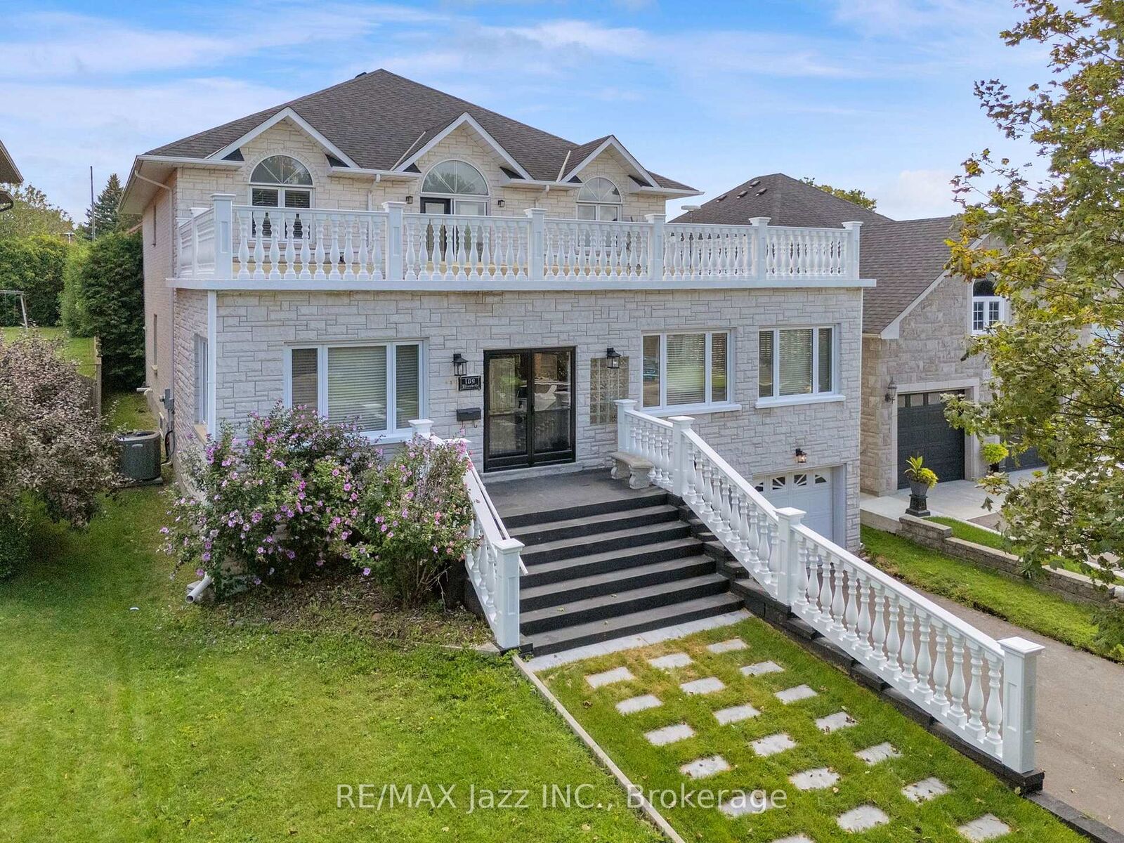 Property Photo: 109 Elizabeth Street ON L1J 8H3