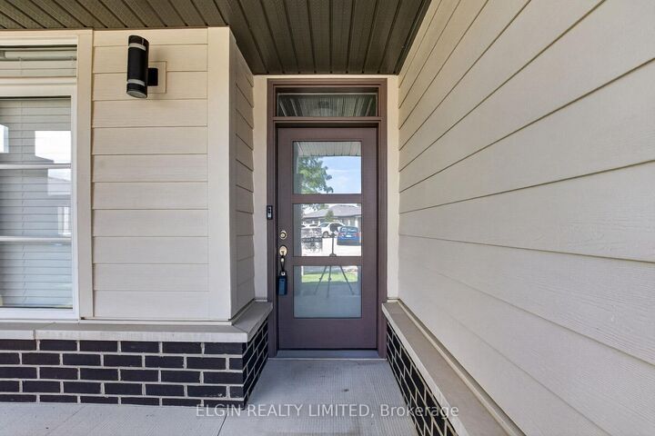 Property Photo: 10 McPherson Court N 18 ON N5P 0E6