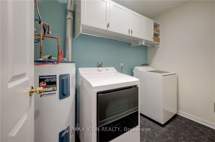 Property Photo: 440 Durham Street W 5 ON N0G 2L1