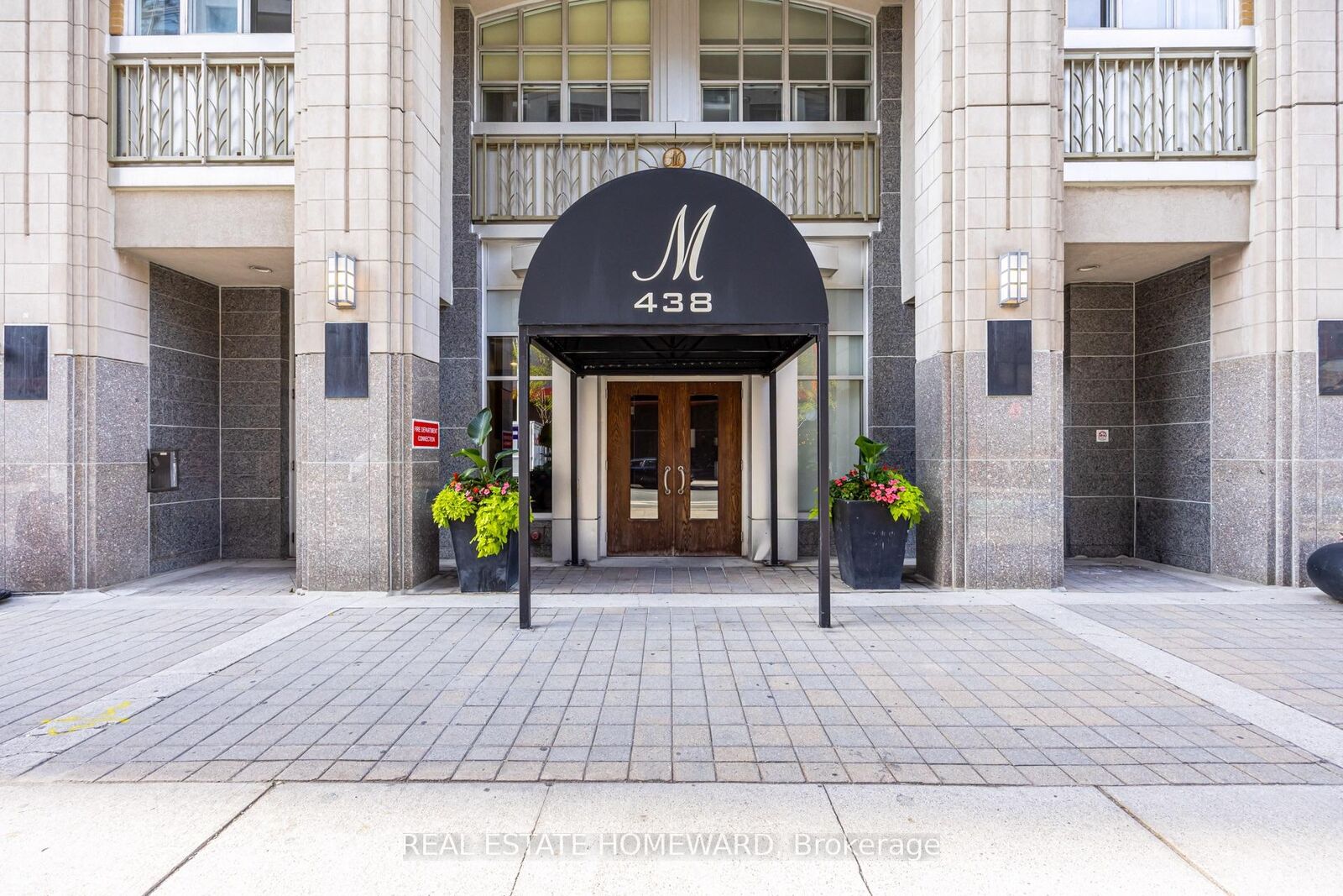Property Photo: 438 Richmond Street W 1003 ON M5V 3S6