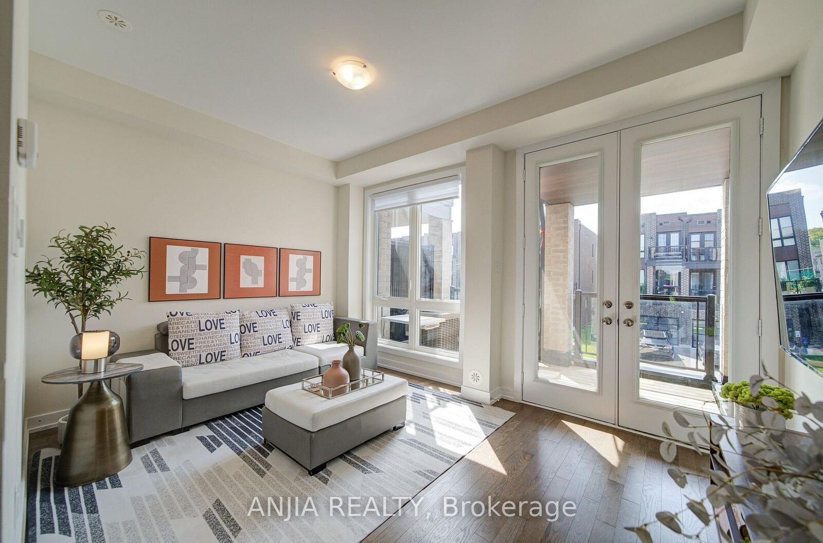 Property Photo: 83 Mikayla Lane ON L6B 1R1