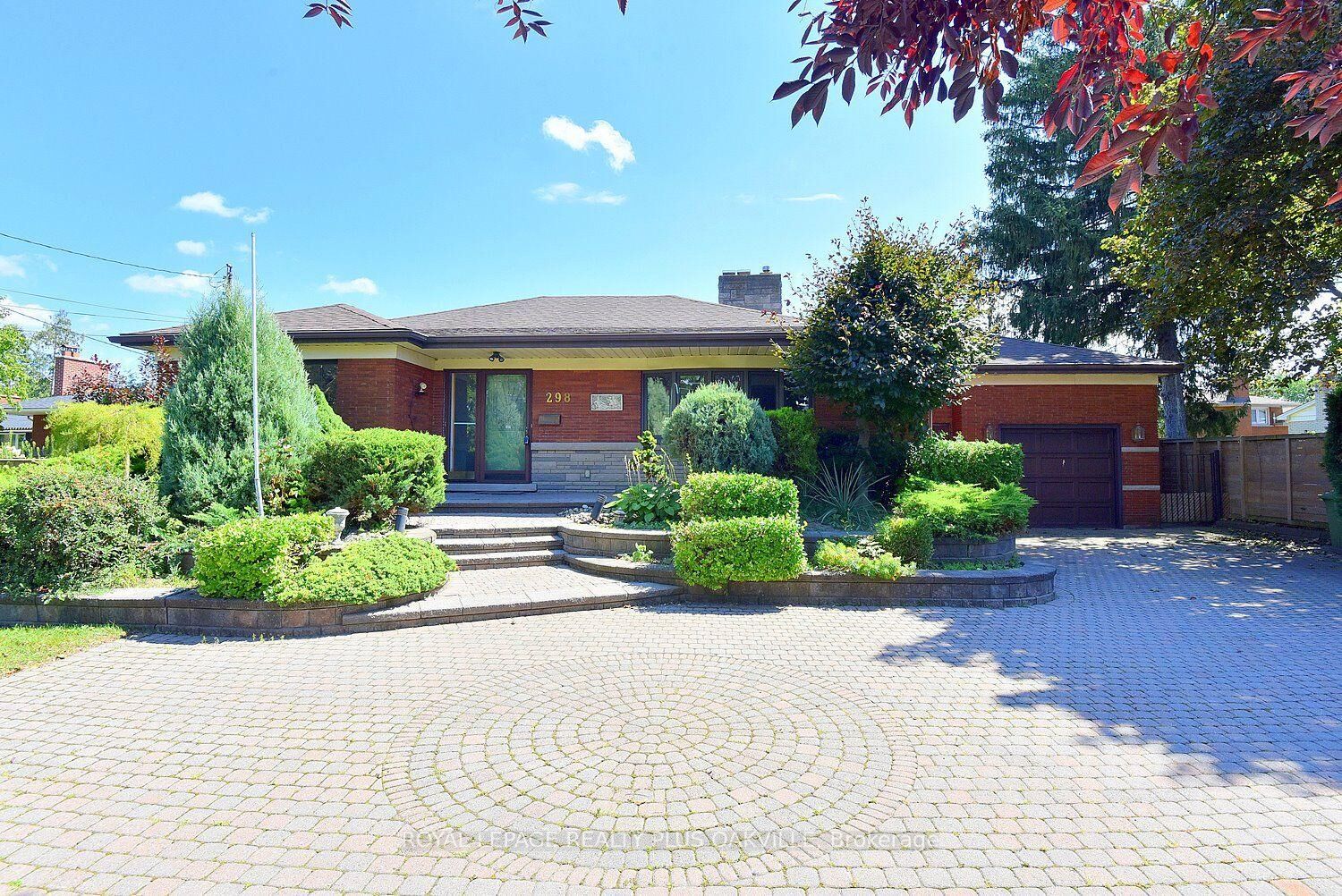 Property Photo: 298 Pottruff Road N ON L8H 2M4