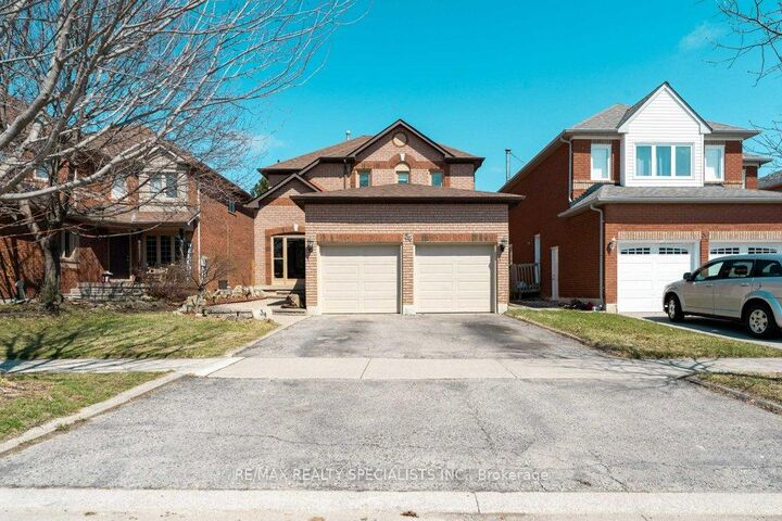 Property Photo: 34 Killaloe Crescent ON L7G 5N2