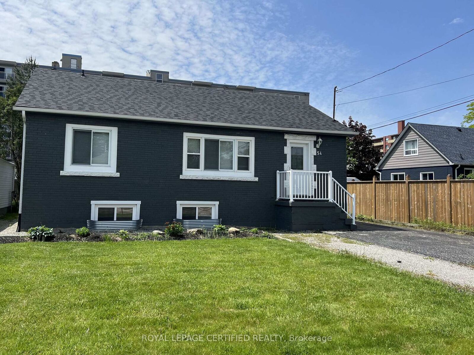 Property Photo:  54 Duncombe Drive  ON L9A 2G2 