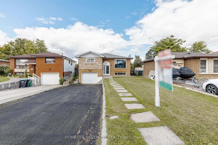 Property Photo: 3701 Keenan Crescent ON L4T 3M1