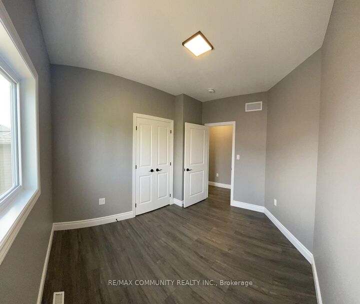 Property Photo:  10 Redwood Drive  ON K8N 0K4 