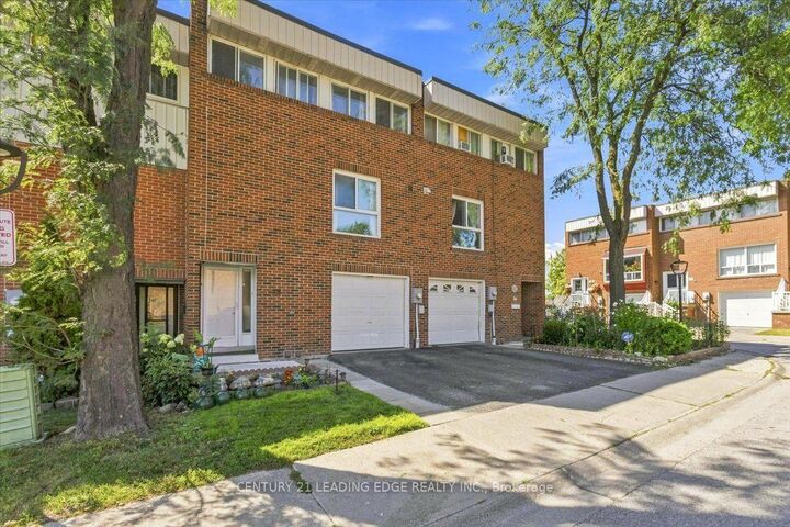 Property Photo: 28 Sebastian Cabot Way 43 ON M3N 2T3