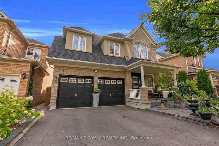 Property Photo:  6214 Miriam Way  ON L5N 8J6 