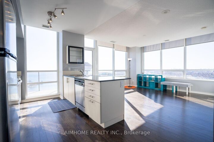 Property Photo: 2240 Lakeshore Boulevard W 3202 ON M8V 0B1