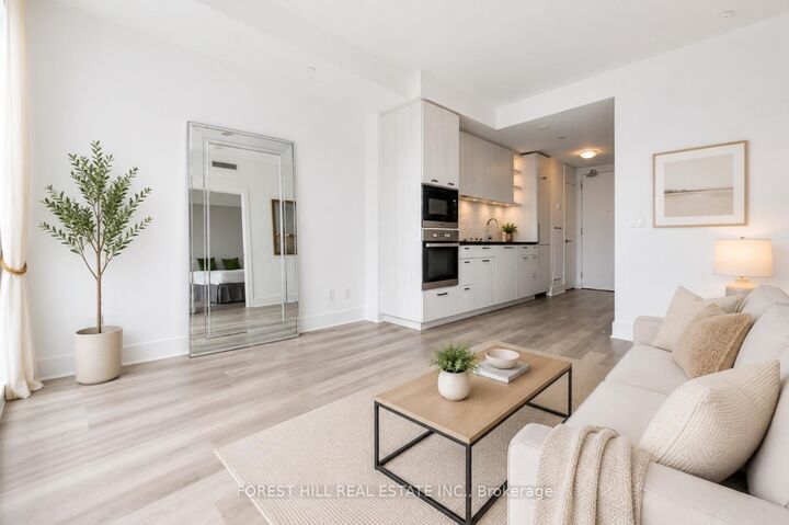 Property Photo: 32 Davenport Road 306 ON M5R 0B5