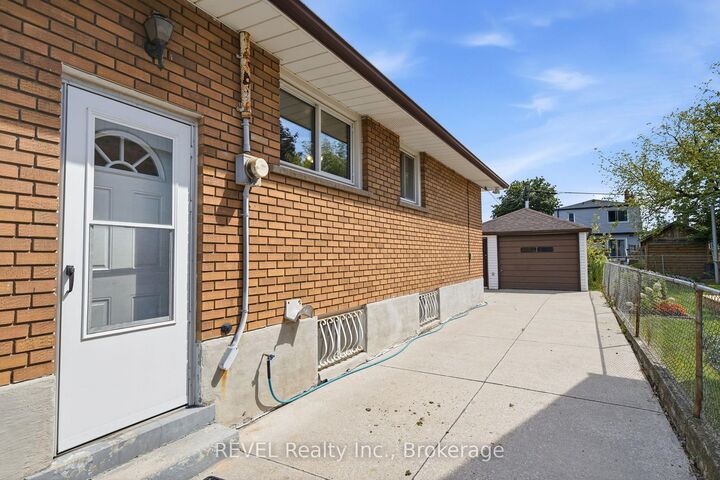 Property Photo: 330 Waverly Street ON L8H 6P9