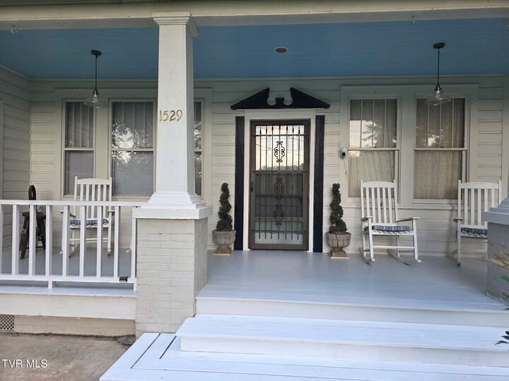 Property Photo: 1529 West Old Kentucky Road TN 37743