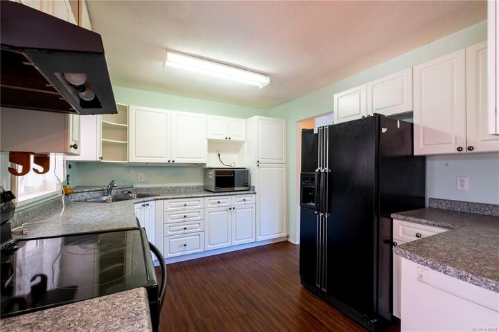 Property Photo: 259 Denman St BC V9M 3B5