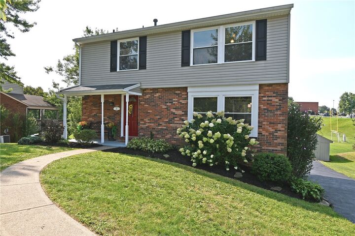 Property Photo: 29 Cannongate Dr PA 15057