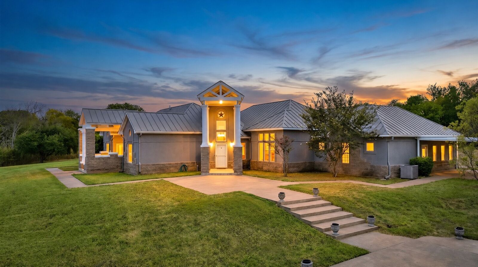 Property Photo:  2524 S Robinson Drive  TX 76706 