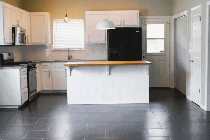 Property Photo: 1704 S College Street TX 78626