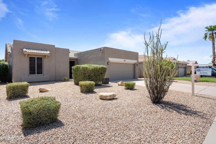 Property Photo:  3433 E Santa Fe Lane  AZ 85297 