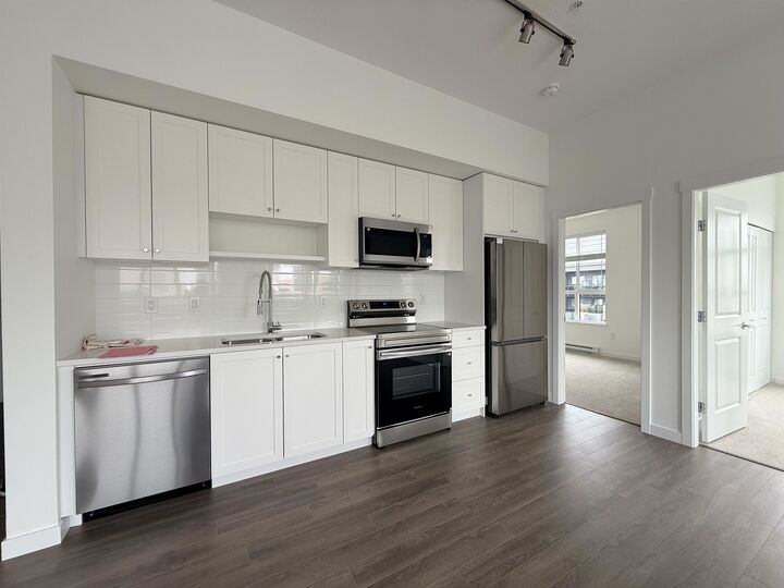 Property Photo:  15733 85 Avenue 607  BC V4Z 6N1 