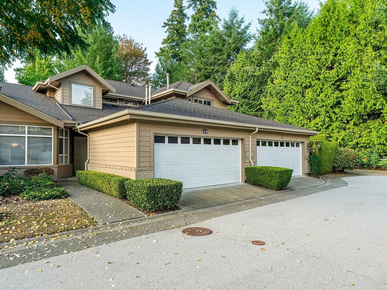 Property Photo: 15168 22nd Avenue 10 BC V4A 9T4