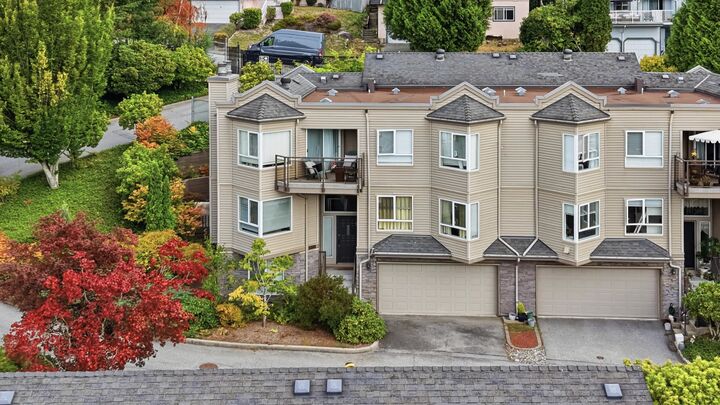 1215 Lansdowne Drive 411 — photo 1