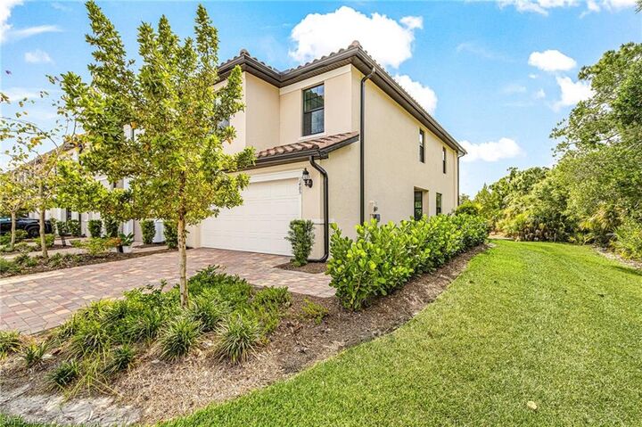 Property Photo: 1485 Weeping Willow Ct FL 33909