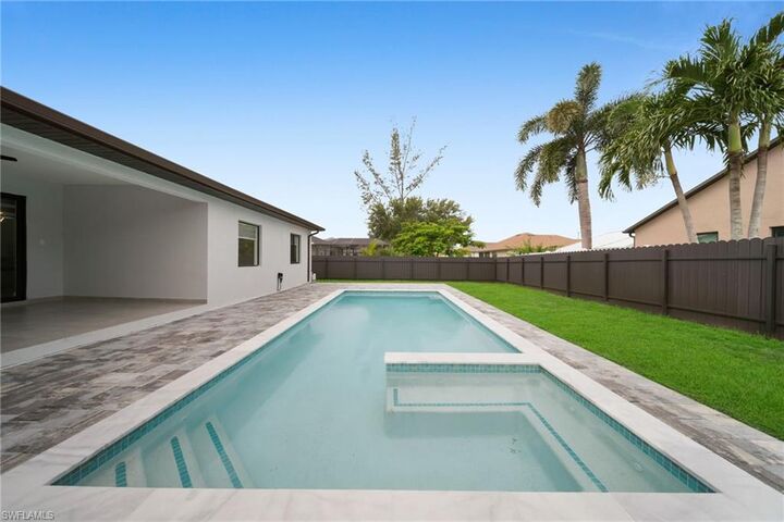 Property Photo: 104 SW 34th Pl FL 33991