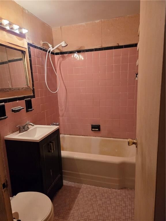 Property Photo:  735 Avenue W L1  NY 11223 