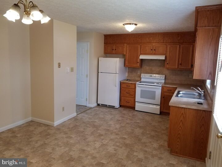 Property Photo:  695 Center Drive  PA 17201 