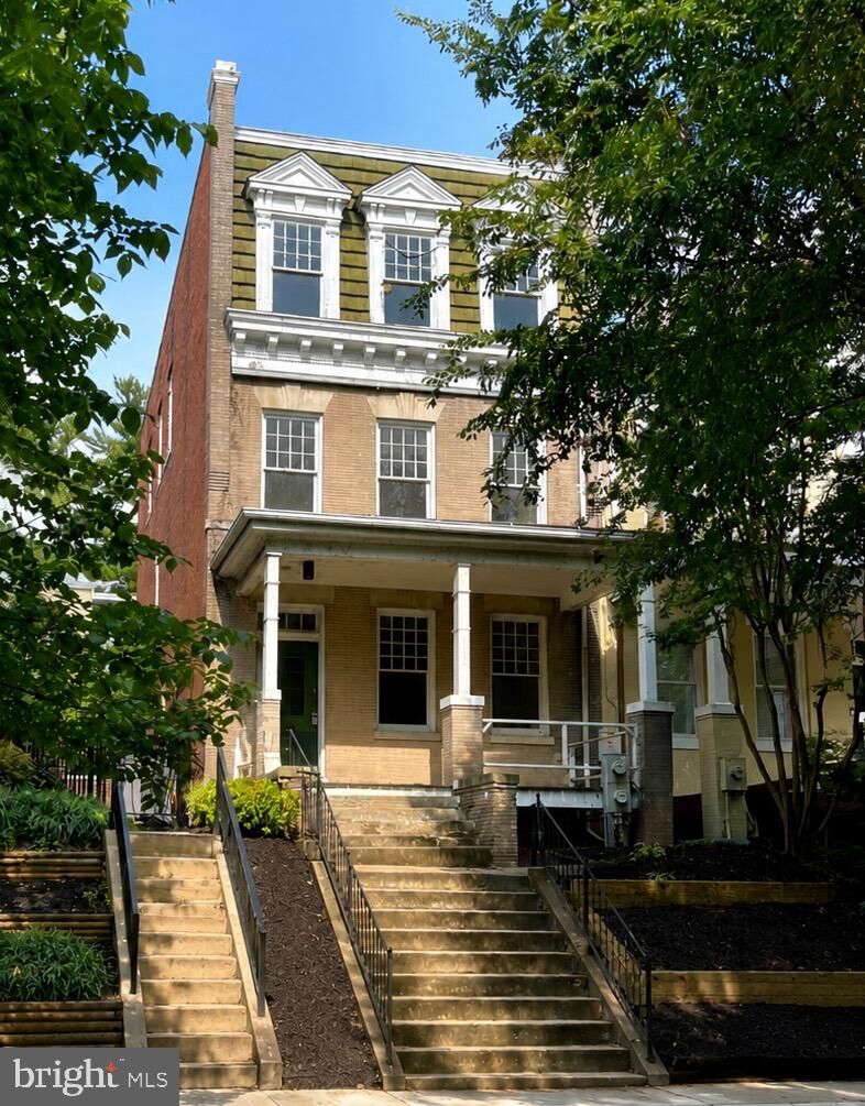 Property Photo:  3350 18th Street NW  DC 20010 