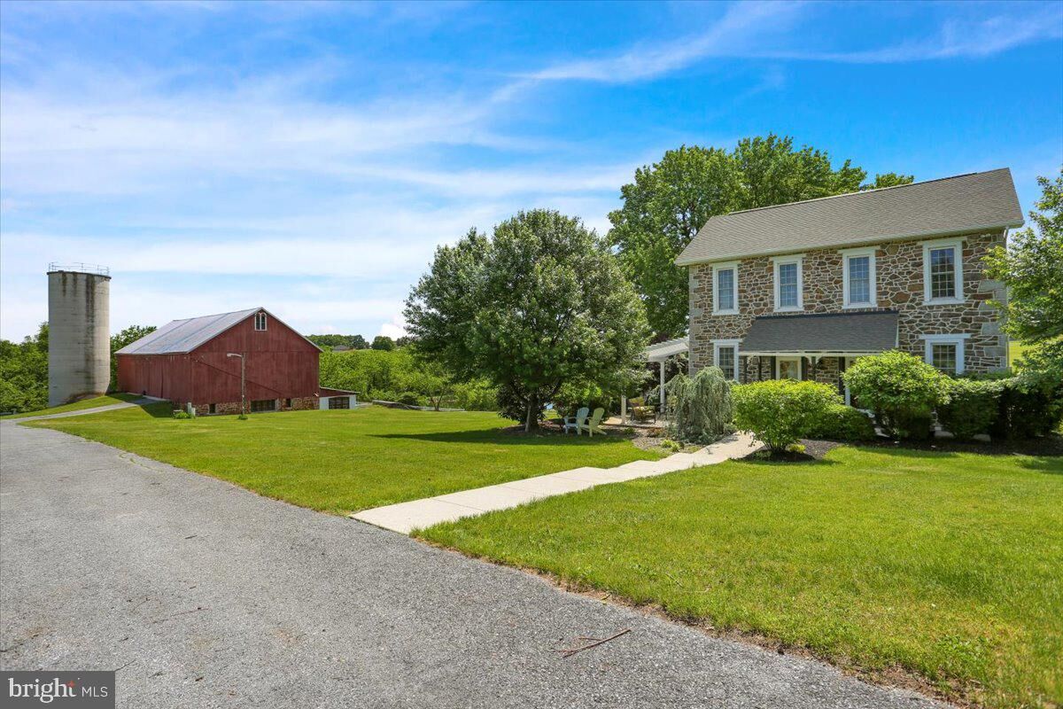 Property Photo:  739 Boar Road  PA 19541 