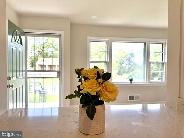 Property Photo:  1212 Elfin Avenue  MD 20743 