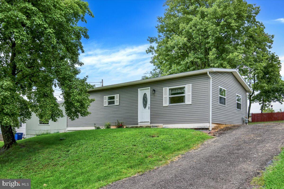 Property Photo:  1257 Dauphin Place  PA 19508 