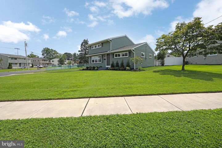 Property Photo: 340 Collins Lane NJ 08052