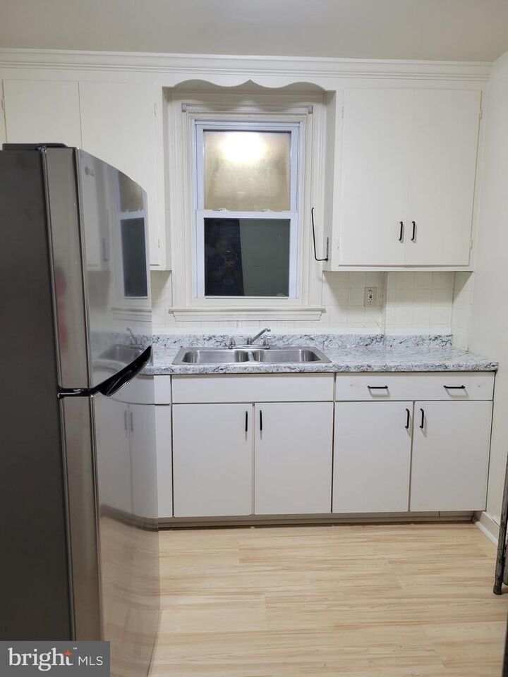 Property Photo:  7 W Winona Avenue 2  PA 19074 