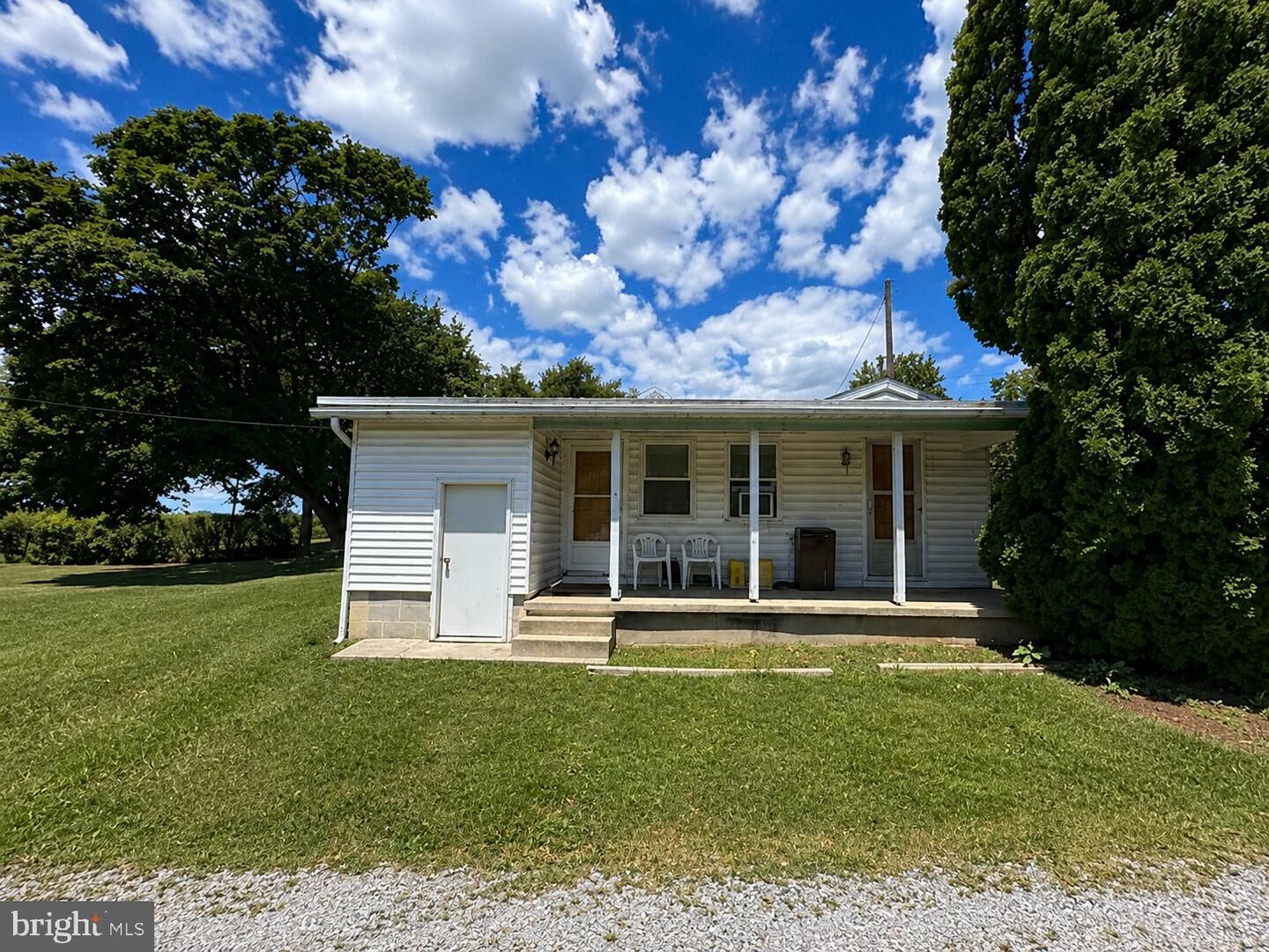 Property Photo:  1911 Pine Street  PA 17042 