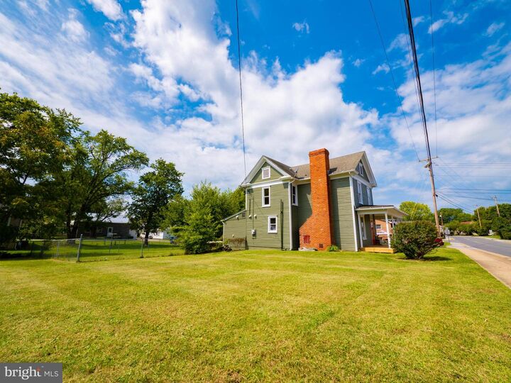 Property Photo: 440 E Queen Street VA 22657