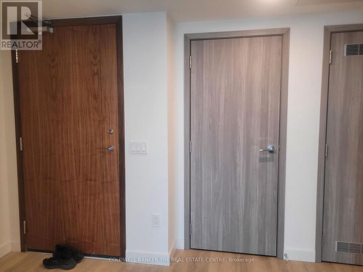 Property Photo:  3 Concord City Place Way West 5501  ON M5V 0X4 