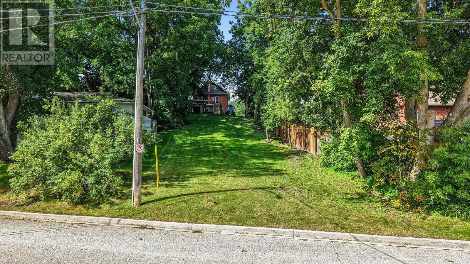 Property Photo:  190 Charlotte Street South  ON L3Y 3S8 
